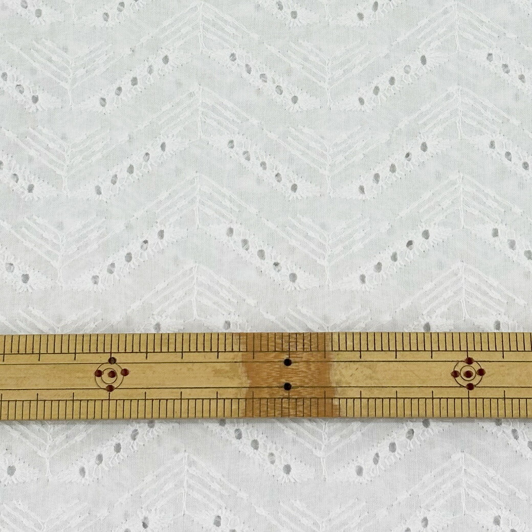 生地 【 綿レース 白 】 レース レース生地 花柄 幾何学模様 刺繍 レース刺繍 定番 ワンピーズ チュニック スカート カーテン ドレス ブライダル ウェディング コスプレ 半襟 エレガント 可愛い ナチュラル ベール ハンドメイド 手芸 手作り ソーイング Textile World TOA
