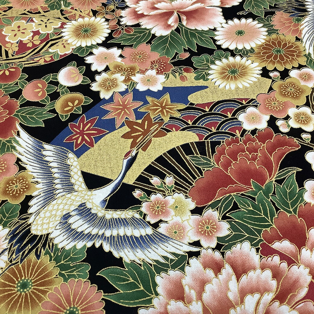 生地【 和柄プリント 鶴 ブラック 】 鶴 菊 牡丹 御所車 扇 浴衣生地 和風生地 112cm巾 綿100% 和装 着物 浴衣 巾着 バッグ 和装小物 髪飾り 衣装 婚礼 袱紗 足袋入れ パッチワーク ハンドメイド 手芸 日本製 布 布地 Textile World TOA