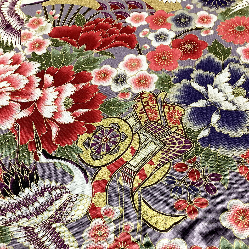 生地【 和柄プリント 鶴 パープル 】 鶴 菊 牡丹 御所車 扇 浴衣生地 和風生地 112cm巾 綿100% 和装 着物 浴衣 巾着 バッグ 和装小物 髪飾り 衣装 婚礼 袱紗 足袋入れ パッチワーク ハンドメイド 手芸 日本製 布 布地 Textile World TOA
