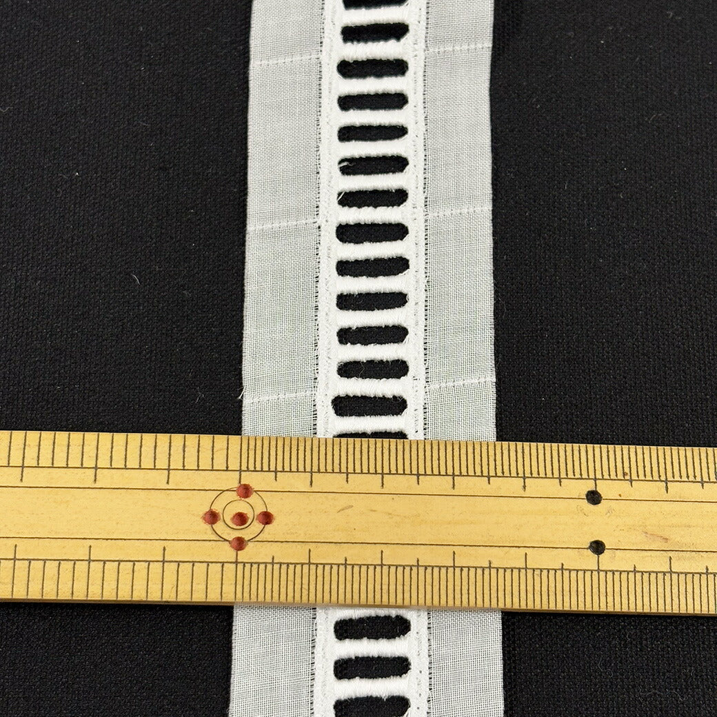 リボン【 綿レース 6530 白 】レースリボン 刺繍リボン ハシゴレース レース刺繍 刺繍テープ 綿レース ハンドメイド資材 可愛い 手芸用テープ リボンテープ 洋裁 ハンドメイド 手芸用 パーツ 布雑貨 副材 手芸副材 はしご フリル Textile World TOA