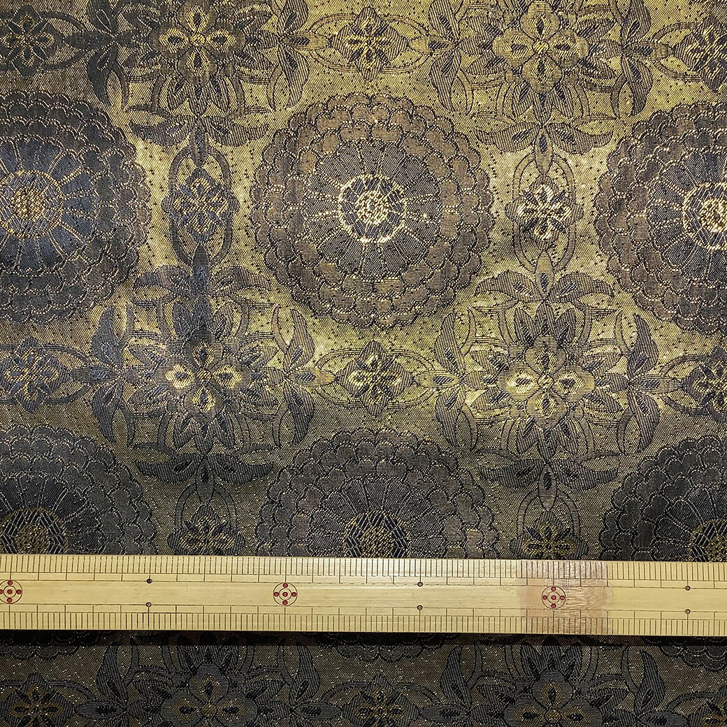 生地 【 金襴 黒×ゴールド 】 金襴生地 二釜菊丸 七宝文 花菱 和柄 布 和風生地 京都西陣織 よさこい 金襴布 金襴 きんらん 仏具 座布団 つまみ細工 人形衣装 能衣装 袈裟 表装 掛け軸 クッションカバー におい袋