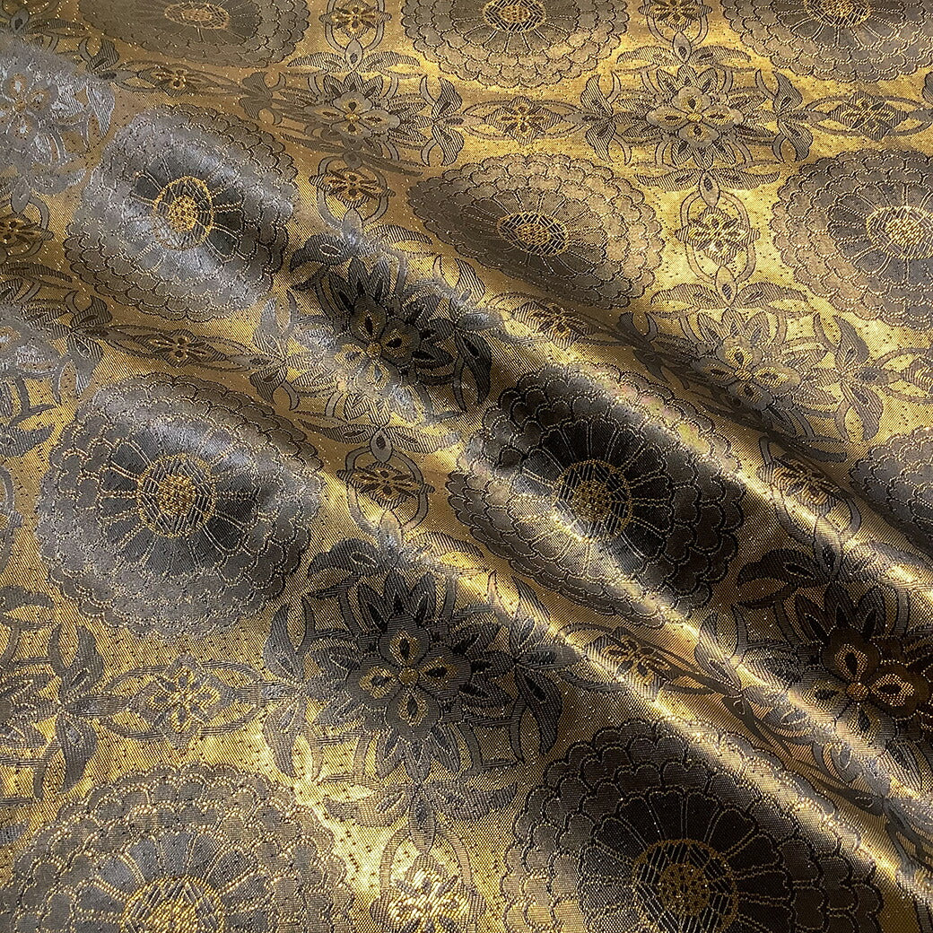 生地 【 金襴 黒×ゴールド 】 金襴生地 二釜菊丸 七宝文 花菱 和柄 布 和風生地 京都西陣織 よさこい 金襴布 金襴 きんらん 仏具 座布団 つまみ細工 人形衣装 能衣装 袈裟 表装 掛け軸 クッションカバー におい袋
