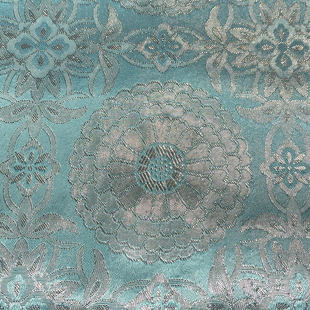 生地 【 金襴 シルバー×水色 】 金襴生地 二釜菊丸 七宝文 花菱 和柄 布 和風生地 京都西陣織 よさこい 金襴布 金襴 きんらん 仏具 座布団 つまみ細工 人形衣装 能衣装 袈裟 表装 掛け軸 クッションカバー におい袋
