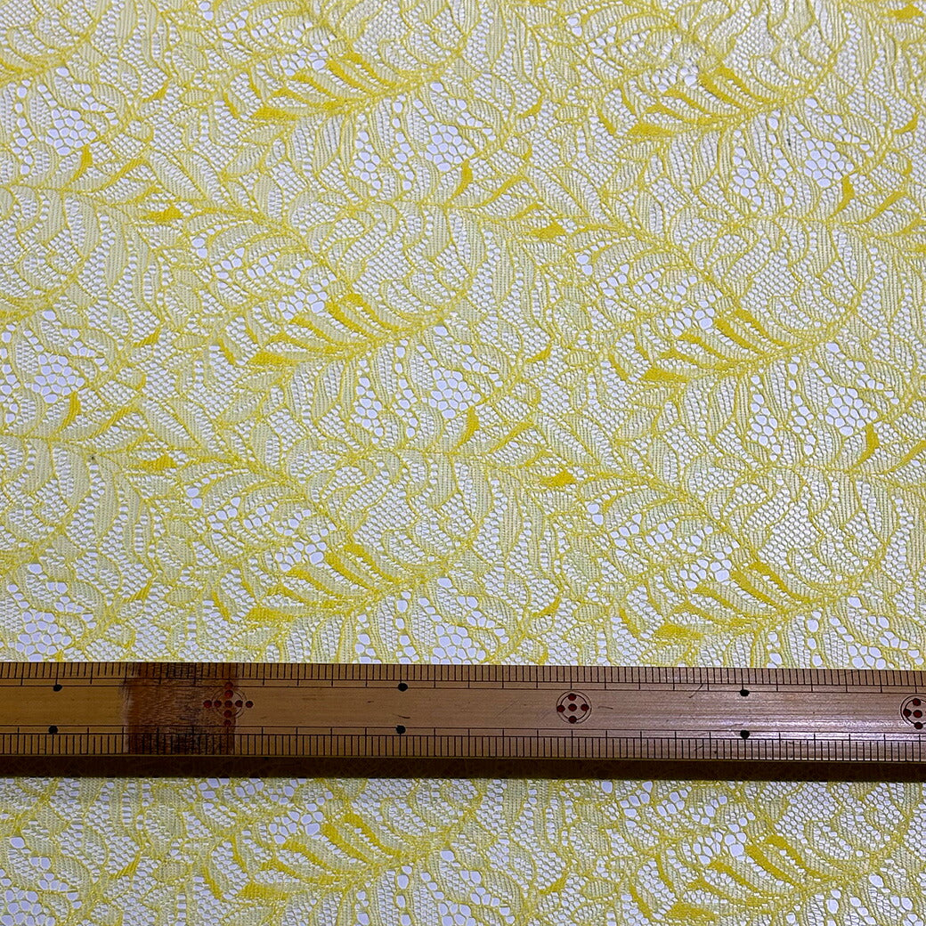 生地 【 片耳スカララッセルレース キイロ 】 レース ラッセルレース レース生地 ラッセル ラッセルレース生地 刺繍 レース刺繍 花柄 薔薇 幾何学 レースカーテン グローブ 手袋 ベール ブライダル ウェディング コスプレ