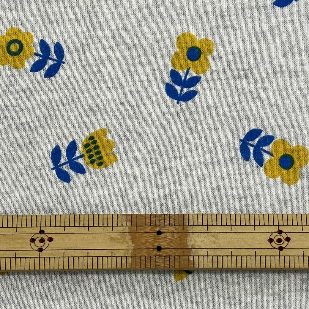 生地 【 花柄裏毛ニット グレーキイロ 】 スウェット生地 裏ループ 裏毛 プリント 小花柄 北欧風 春生地 秋生地 冬生地 布地 コットン100% ハンドメイド 手芸 シンプル 定番生地 トレーナー パーカー パンツ セット