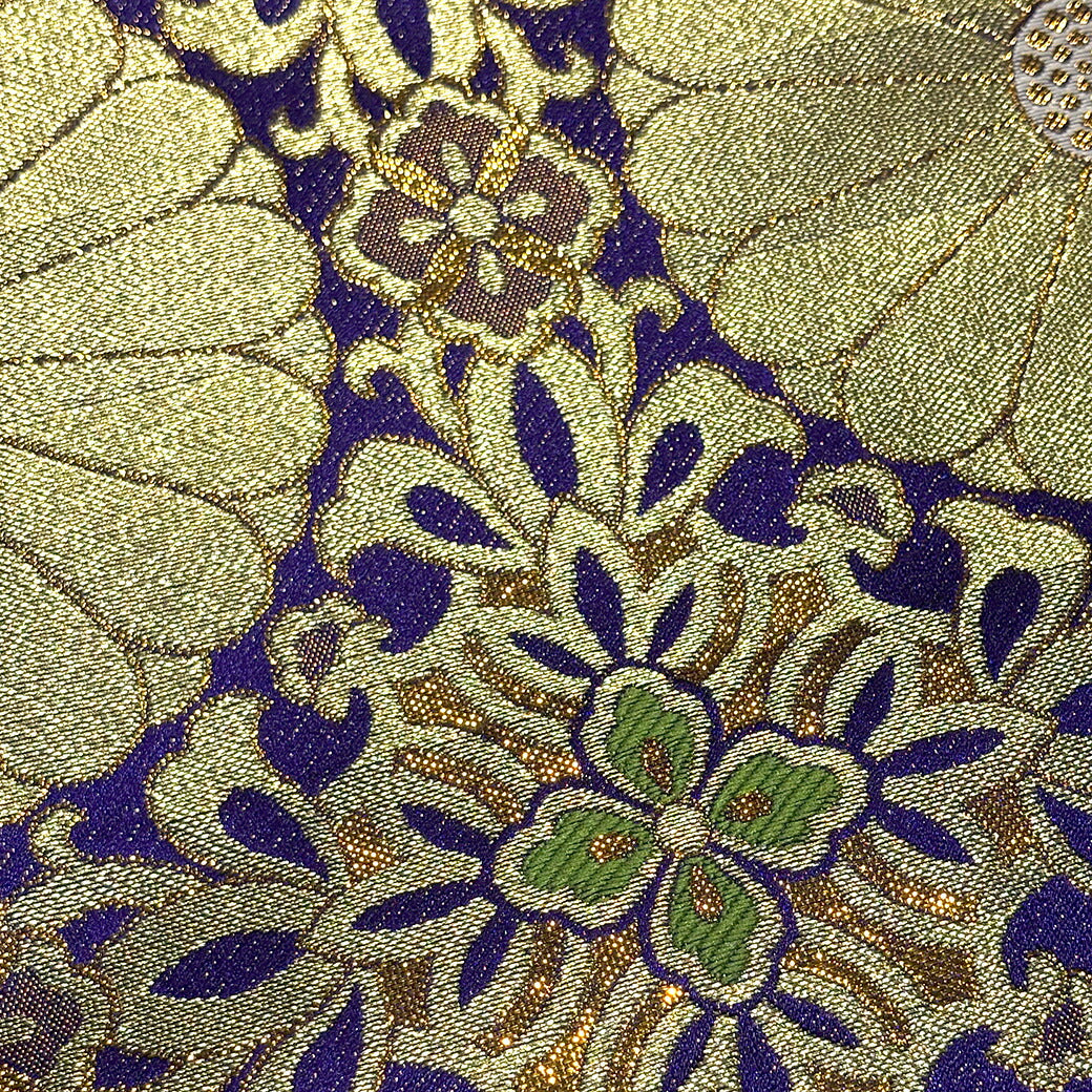 生地 【 金襴 菊 パープル 】 金襴生地 広幅九釜十六菊 花柄 菊 華文 花びら 和柄 布 和柄生地 和風生地 京都西陣織 よさこい 金襴布 金襴 きんらん 仏具 座布団 つまみ細工 人形衣装 能衣装 袈裟 表装 掛け軸 御