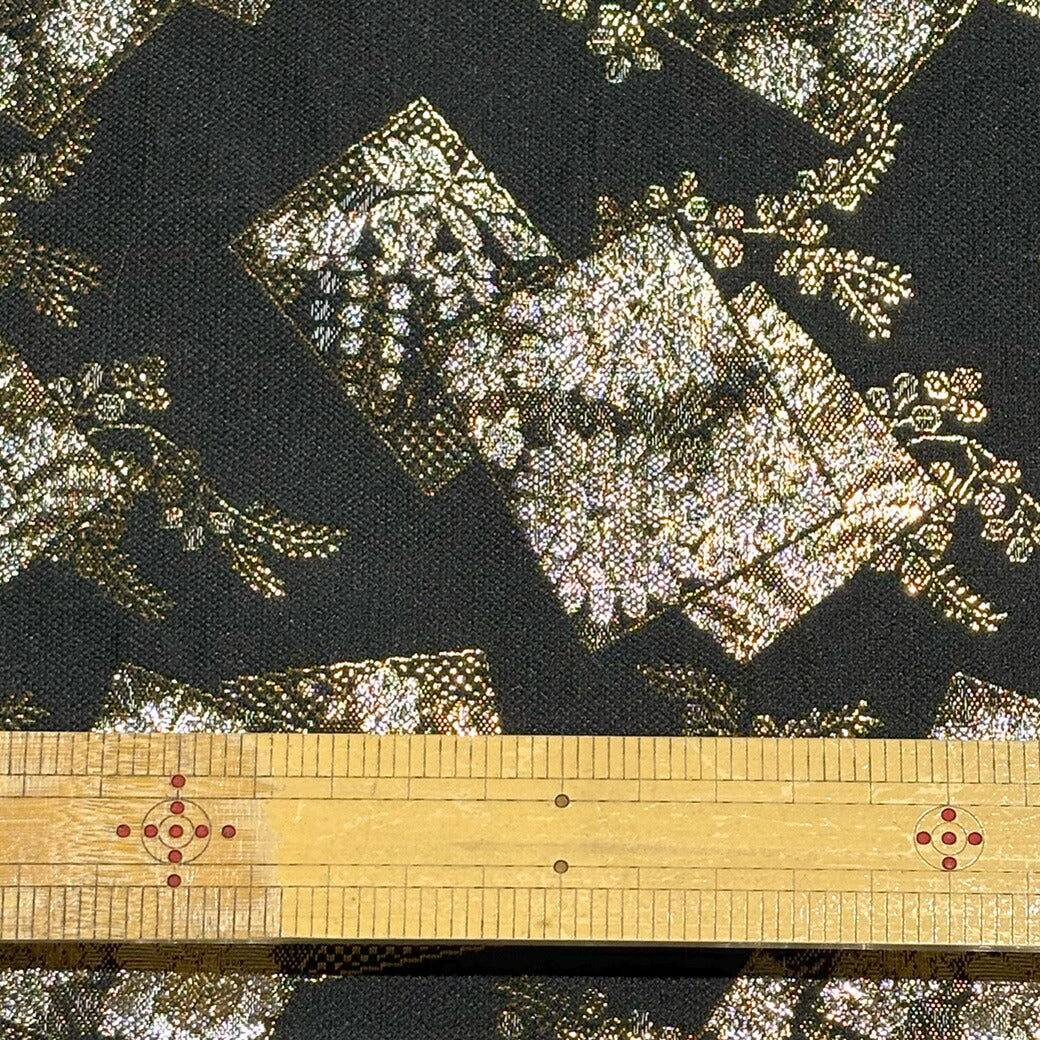 生地 【 金襴 花 ブラック 】 金襴生地 植物文様 花柄 菊 華文 花びら 和柄 布 和柄生地 和風生地 京都西陣織 よさこい 金襴布 金襴 きんらん 仏具 座布団 つまみ細工 人形衣装 能衣装 袈裟 表装 掛け軸 御朱印帳