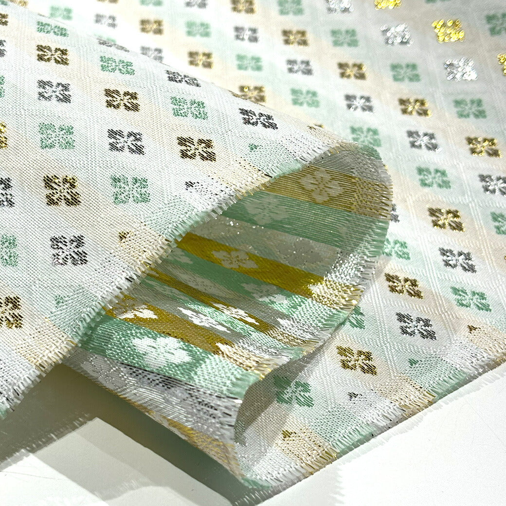 生地 【 金襴 花菱文 ホワイト 】 金襴生地 花菱紋 花菱文 花柄 花びら 和柄 布 和柄生地 和風生地 京都西陣織 よさこい 金襴布 金襴 きんらん 仏具 座布団 つまみ細工 人形衣装 能衣装 袈裟 表装 掛け軸 御朱印帳