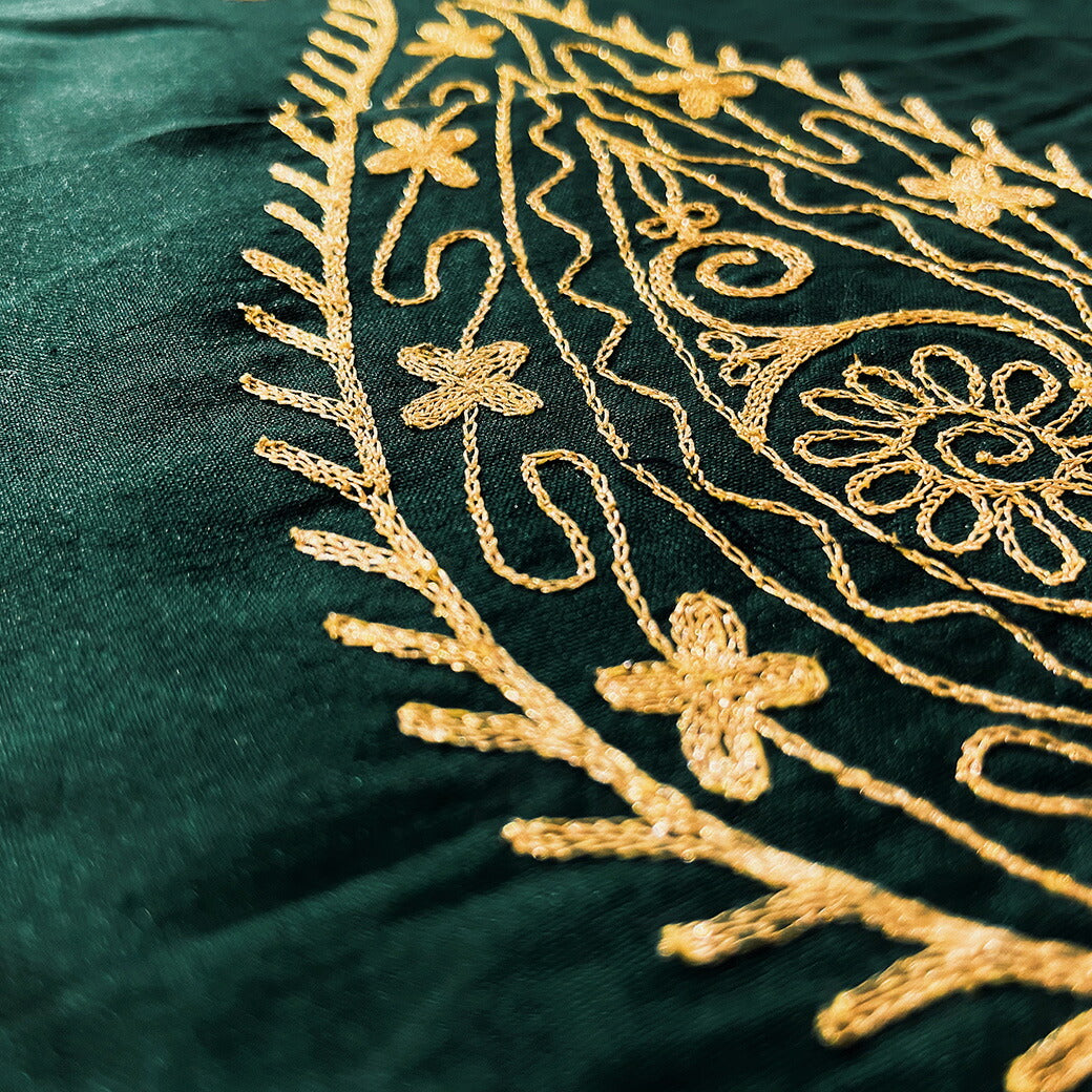 生地 【シルク ペイズリー グリーン (A)】 インド綿生地 シルク ペイズリー ペイズリー柄 緑 金糸 布 絹100% インド産 インド綿 手芸 ハンドメイド 衣装用生地 グリーン エスニック エキゾチック 衣装生地 金