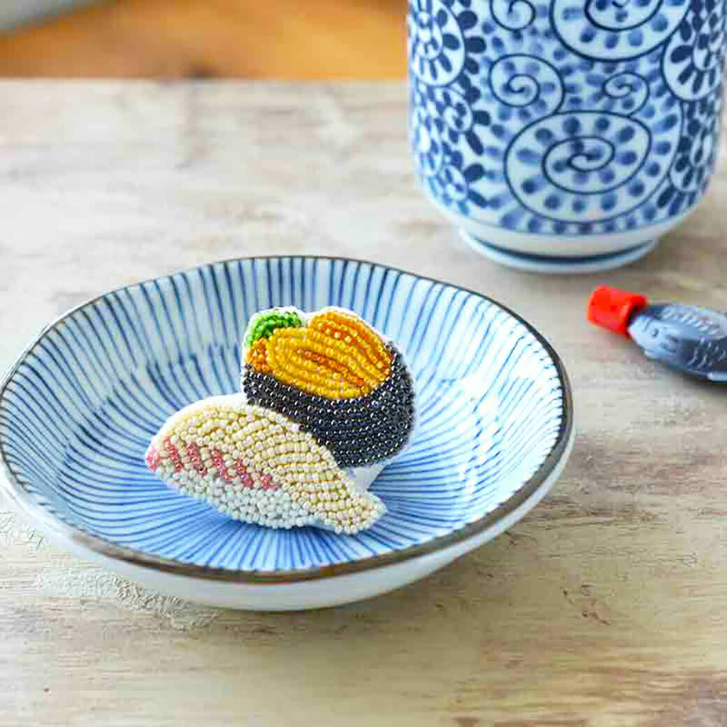 【 MIYUKI はらぺこブローチ 寿司 】 刺しゅうキット ブローチ ビーズ刺繍 刺しゅう ビーズキット ビーズ 刺繍 おでかけ アクセサリー おでかけブローチキット はらぺこブローチキット ビーズ刺繍キット ビーズ刺繍 miyuki お出かけブローチ Textile World TOA<br>