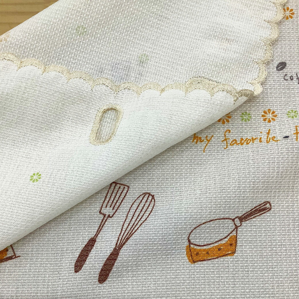 生地【 カフェカーテン キッチン道具 】カーテン レース レースカーテン カフェ お皿 ポット フライ返し 新生活応援 新居 引っ越し 1人暮らし キッチンカーテン 洗面所 インテリア 子ども部屋 ハンドメイド 布 暖簾 のれん おしゃれ 目隠しカーテン 緑 Textile World TOA