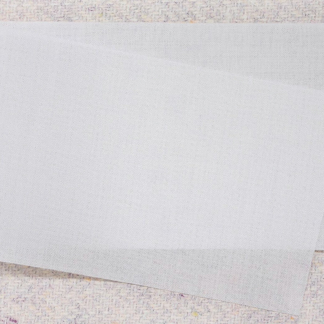 カワグチ 【 アイロン接着 補修布 薄地用 6cm×30cm 1枚入 】 補修布 補修 アイロン 補強 補強布 カギザギ 虫食い穴 こげ穴 簡単補修 初心者 薄地 破れ補修 穴あき 水洗い ドライクリーニング ワイシャツ カッターシャツ ブラウス 制服 ソーイング 手芸 裁縫道具 KAWAGUCHI
