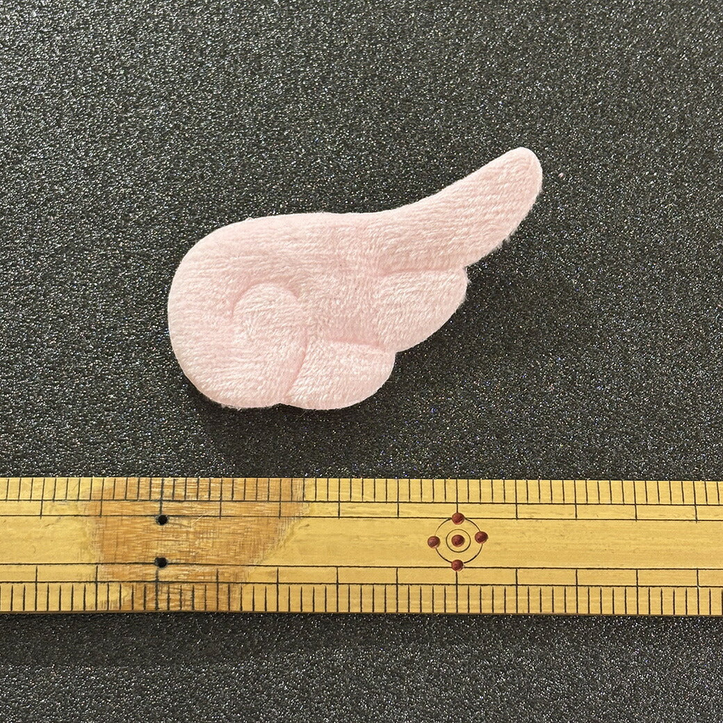 【 デコパーツ 天使の羽パーツ 2色 】 デコ パーツ 天使の羽 かわいい 両面ふわもこ 型抜きクッションモチーフ センターパーツ ふわふわ パーツ 推し活 チャーム デコレーション ブローチ バレッタ キーホルダー 飾り物 装飾 Textile World TOA