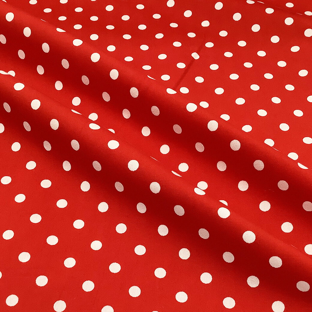 赤い水玉模様の生地