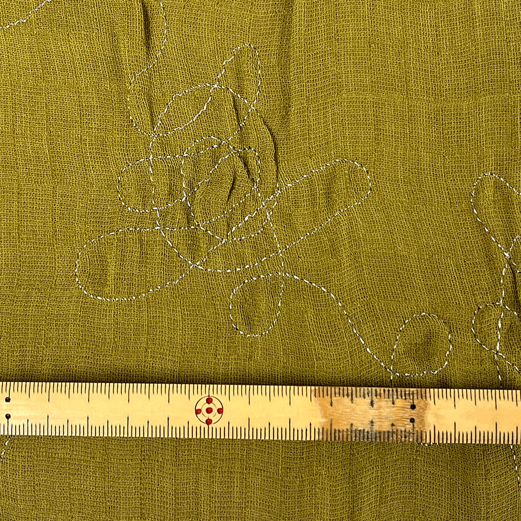 生地 【 二重織 ファージ刺繍 オリーブ 】 110cm巾 二重織生地 刺繍生地 立体刺繍 ポリエステル生地 デザイン生地