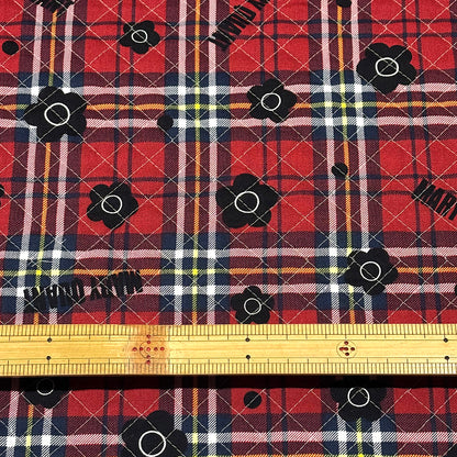 生地 【 MARY QUANT タータン花 キルティング 赤 】 マリクワ マリークワント キルティング生地 106cm巾 綿プリント コットン100％