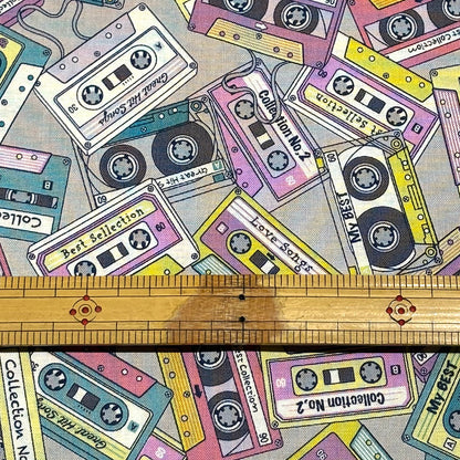 カセットテープ柄の生地