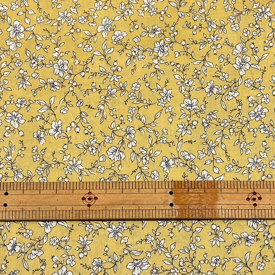 生地 【 60ローンプリント 小花 薄黄 】 ローン生地 108cm巾 綿生地 綿 コットン 綿100％ 植物柄 花柄