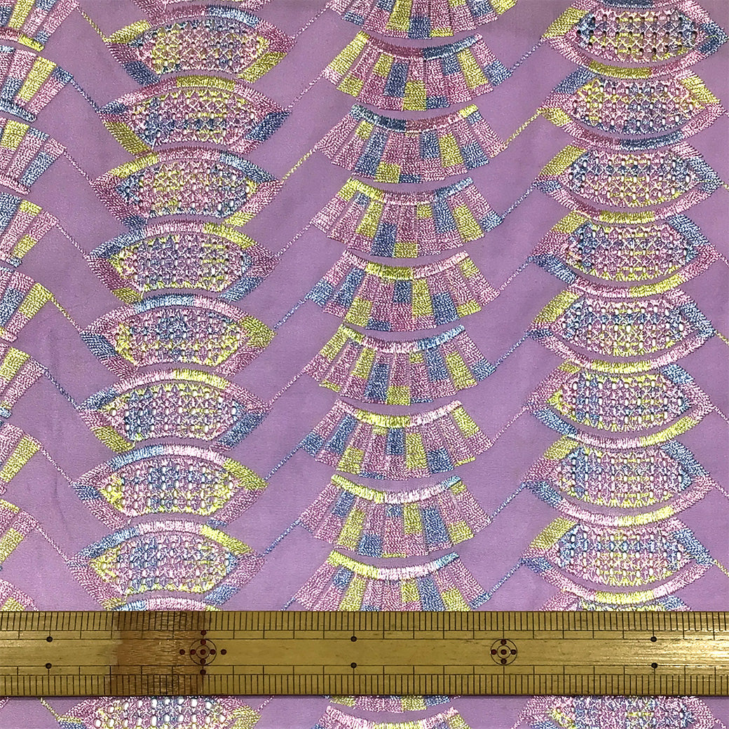 生地 【 刺繍レース パステルピンク 】 レース生地 103cm巾 刺繍レース 刺しゅう生地 立体レース 透け感レース 幾何学模様