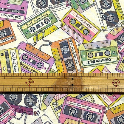 カセットテープ柄の生地