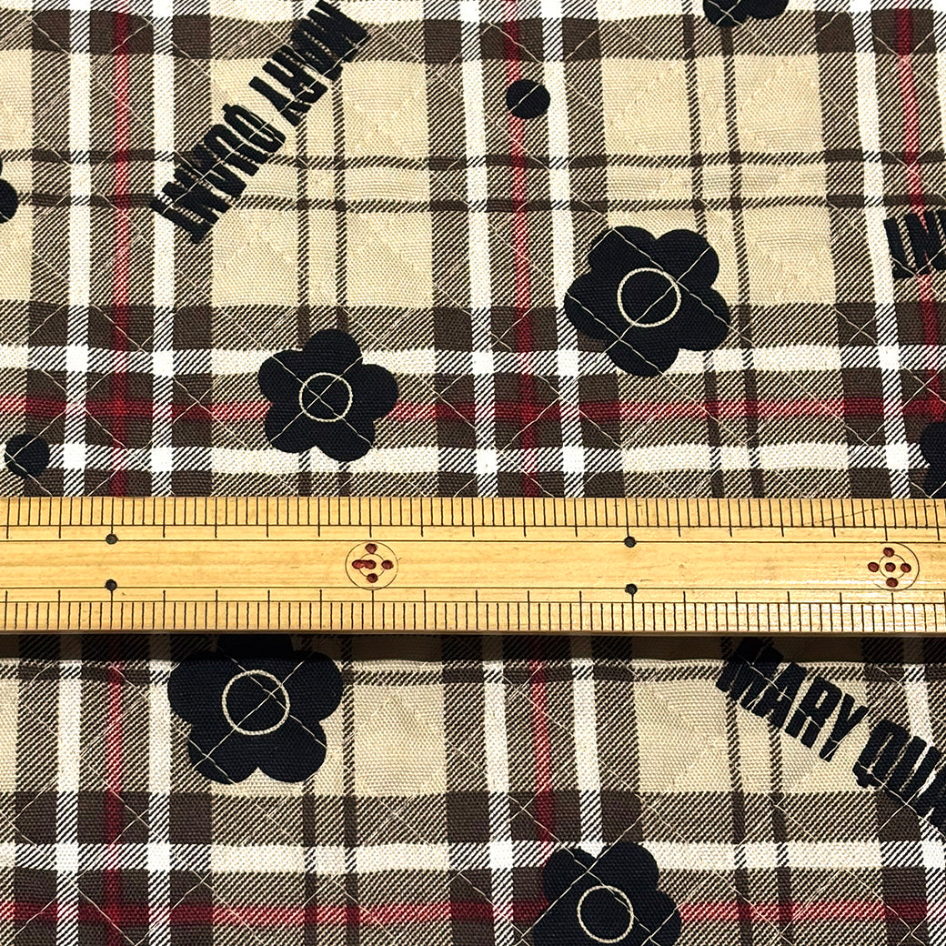 生地 【 MARY QUANT タータン花 キルティング グレージュ 】 マリクワ マリークワント キルティング生地 106cm巾 綿プリント コットン100％