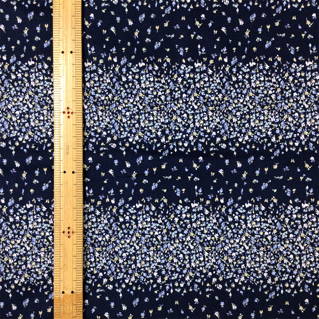 生地 【 60ローンプリント 小花 紺 】 ローン生地 108cm巾 綿生地 綿 コットン 綿100％ 植物柄 花柄 北欧風