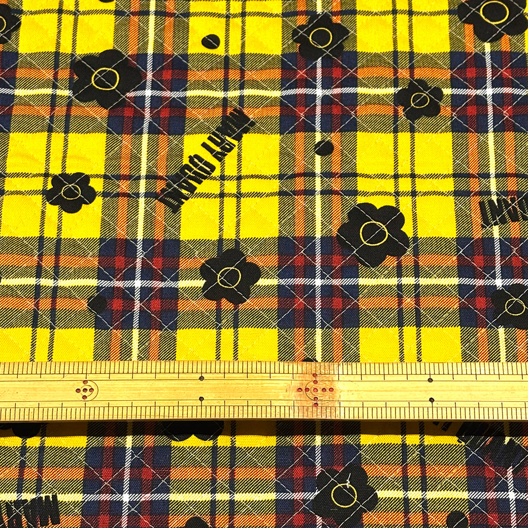 生地 【 MARY QUANT タータン花 キルティング 黄 】 マリクワ マリークワント キルティング生地 106cm巾 綿プリント コットン100％