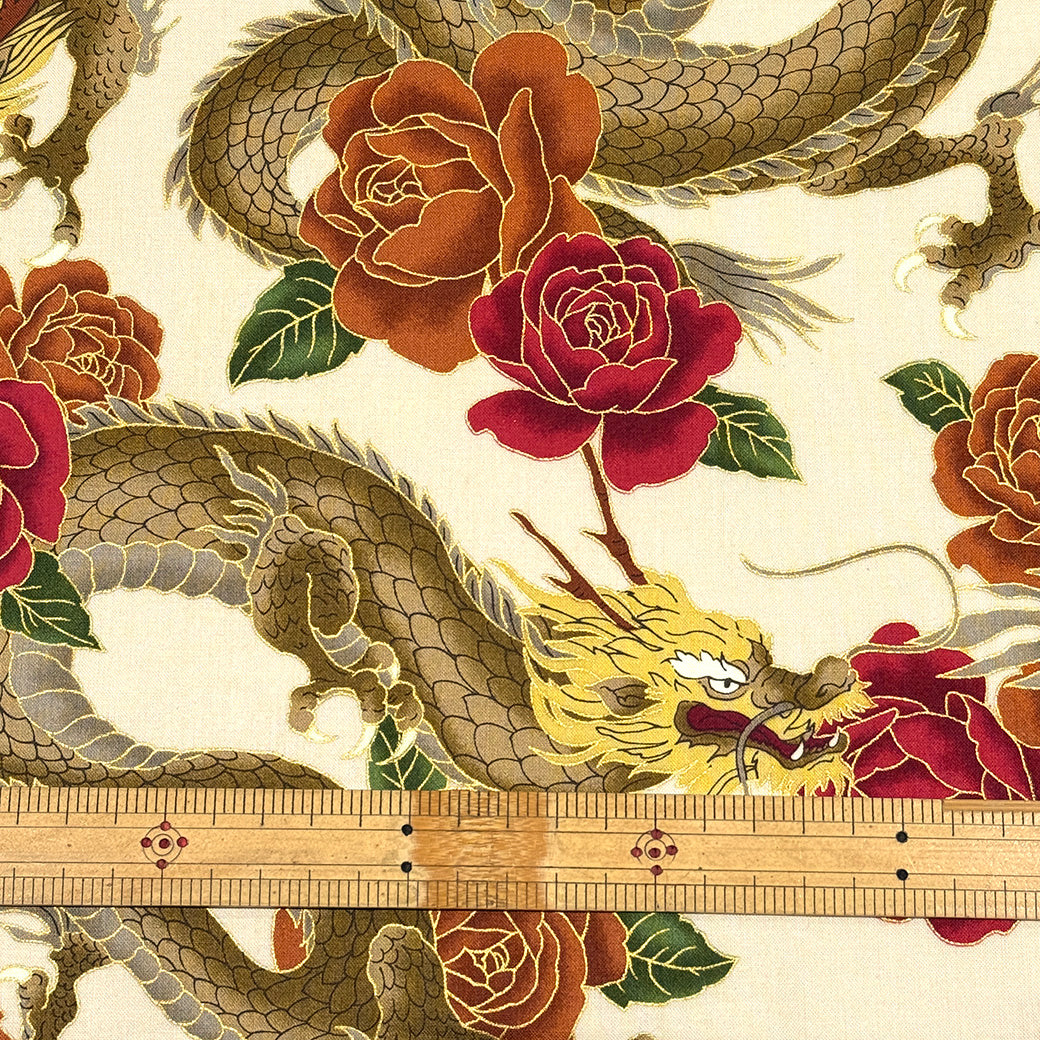 生地 【 和柄　龍と薔薇　A生成】和柄生地 巾110cm 綿100％ プリント生地 和風 和モダン 日本柄 龍柄 辰 花柄 バラ