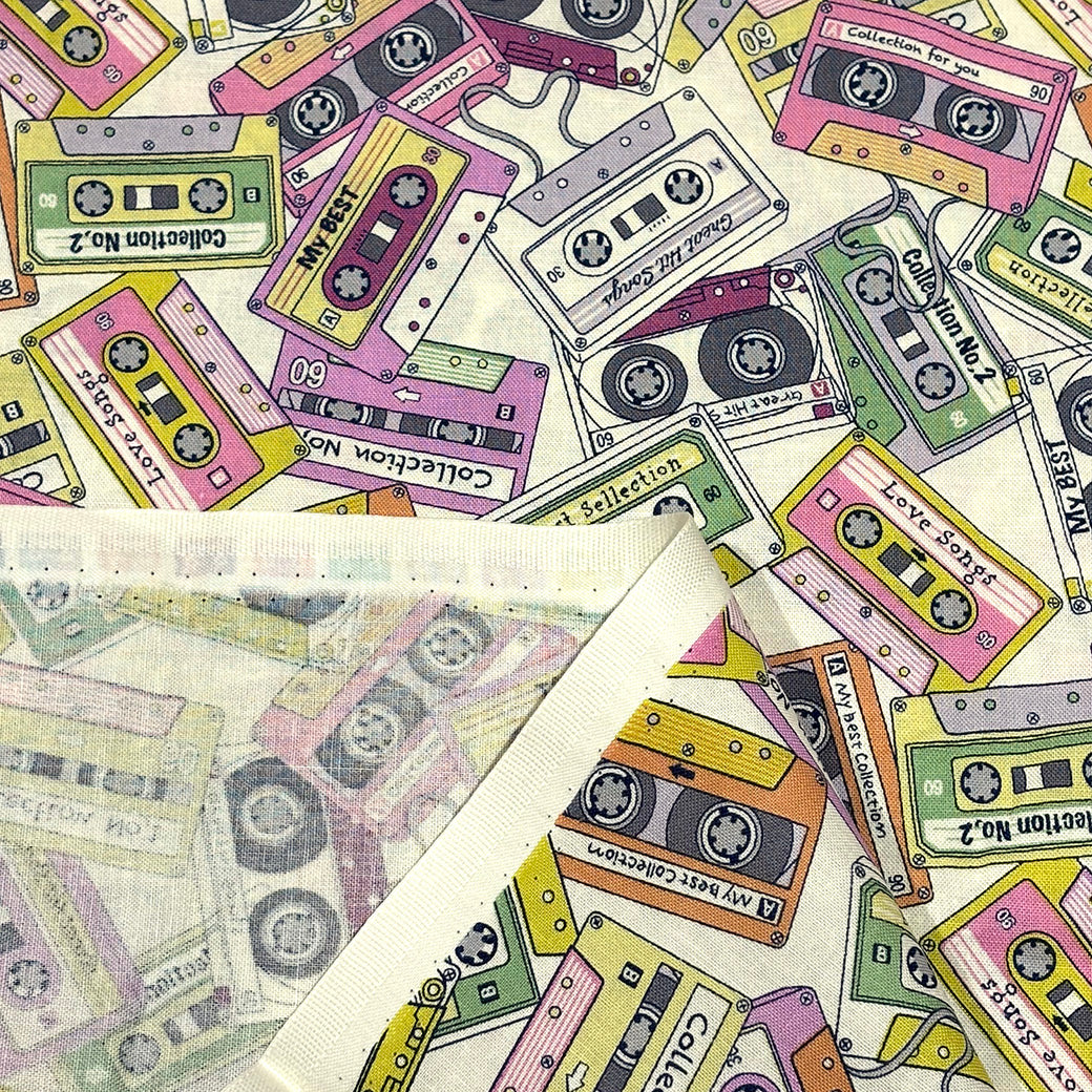 カセットテープ柄の生地
