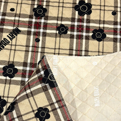 生地 【 MARY QUANT タータン花 キルティング グレージュ 】 マリクワ マリークワント キルティング生地 106cm巾 綿プリント コットン100％