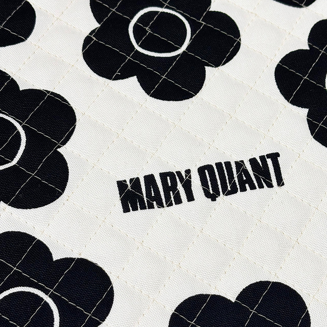 生地 【 MARY QUANT キルティング 白黒 】 マリクワ マリークワント キルティング生地 106cm巾 綿プリント コットン100％ 綿 花柄