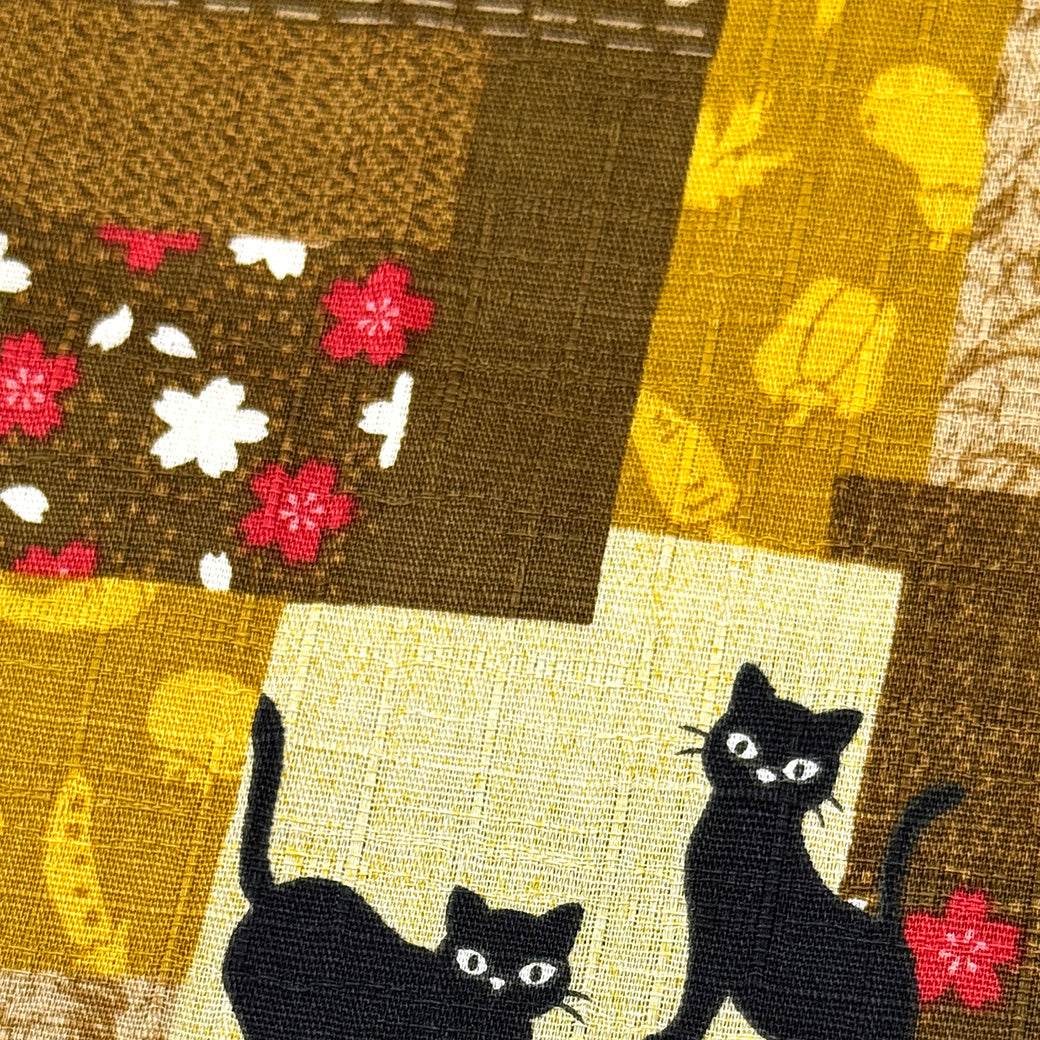 生地 【 ドビープリント  猫と花園 茶 】 ドビー織り 和柄ドビー 108cm巾 綿100％ コットン 猫柄 黒猫 にゃんこ 猫プリント
