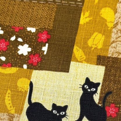生地 【 ドビープリント  猫と花園 茶 】 ドビー織り 和柄ドビー 108cm巾 綿100％ コットン 猫柄 黒猫 にゃんこ 猫プリント
