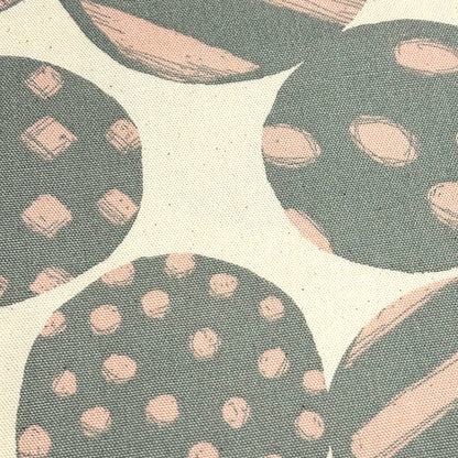 生地 【 オックスプリント まる柄 ピンクグレー 】 オックス生地 北欧風 ドット 110cm巾 綿100％ コットン