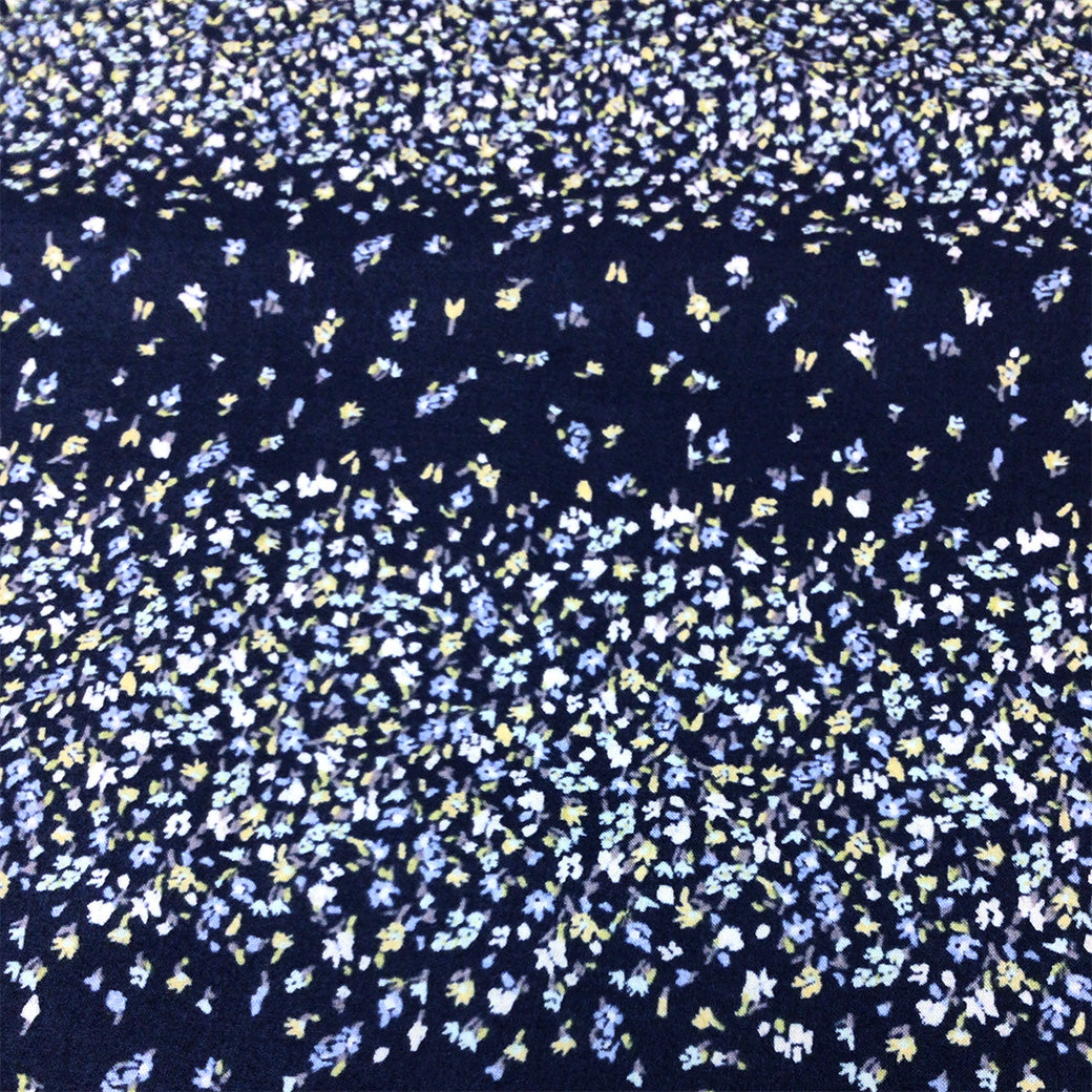生地 【 60ローンプリント 小花 紺 】 ローン生地 108cm巾 綿生地 綿 コットン 綿100％ 植物柄 花柄 北欧風