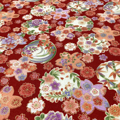 生地【 和柄プリント 花手鞠 レッド 】桜 梅 菊 紅葉 手毬 ちりめん生地 浴衣生地 和風生地 110cm巾 綿100％ 和装 着物 浴衣 巾着 バッグ 和装小物 髪飾り 衣装 婚礼 袱紗 足袋入れ パッチワーク ハンドメイド 手芸 日本製 布 布地 Textile World TOA