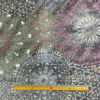 生地 【 オーガンジープリント 幾何学 】 オーガンジー 生地 柄 プリントオーガンジー 幾何学模様 丸模様 エスニック 円形 きかがく パターン エレガント ブラウス ワンピース スカート 発表会 衣装 卒業制作 衣装作り ダンス衣装 インテリア ブラック Textile World TOA