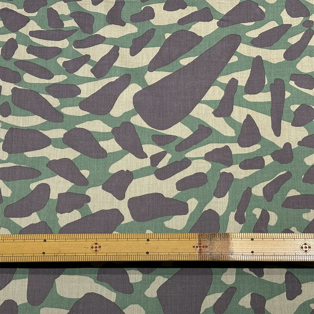 生地 【 綿サテンカモフラージュ ベージュ 】 綿サテン 迷彩柄 巾145cm