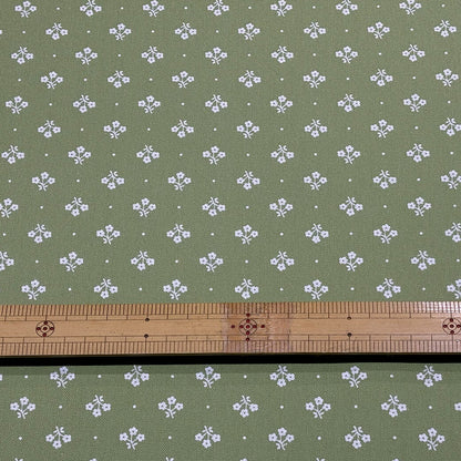 生地 【 小紋柄 抹茶 】 和柄 小紋柄 花柄 小花柄 プリント 綿生地 コットン 綿100% グリーン 緑色 総柄 和風 和雑貨 巾着 巾着袋 袱紗入れ 袱紗ケース 御朱印帳ケース 座布団カバー 風呂敷 足袋入れ 竹刀袋 和