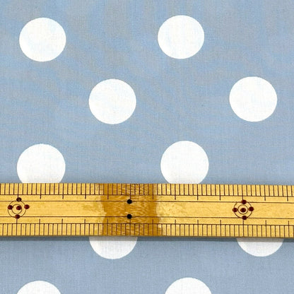 生地 【 ブロードドット ブルーグレー 】 ドット柄 水玉 薄手 平織生地 やわらか コットン 綿100％ 綿生地 ワンピース シャツ ブラウス ドレス バッグ ベッドシーツ 布団カバー 巾着 スモック カーテン インテリア