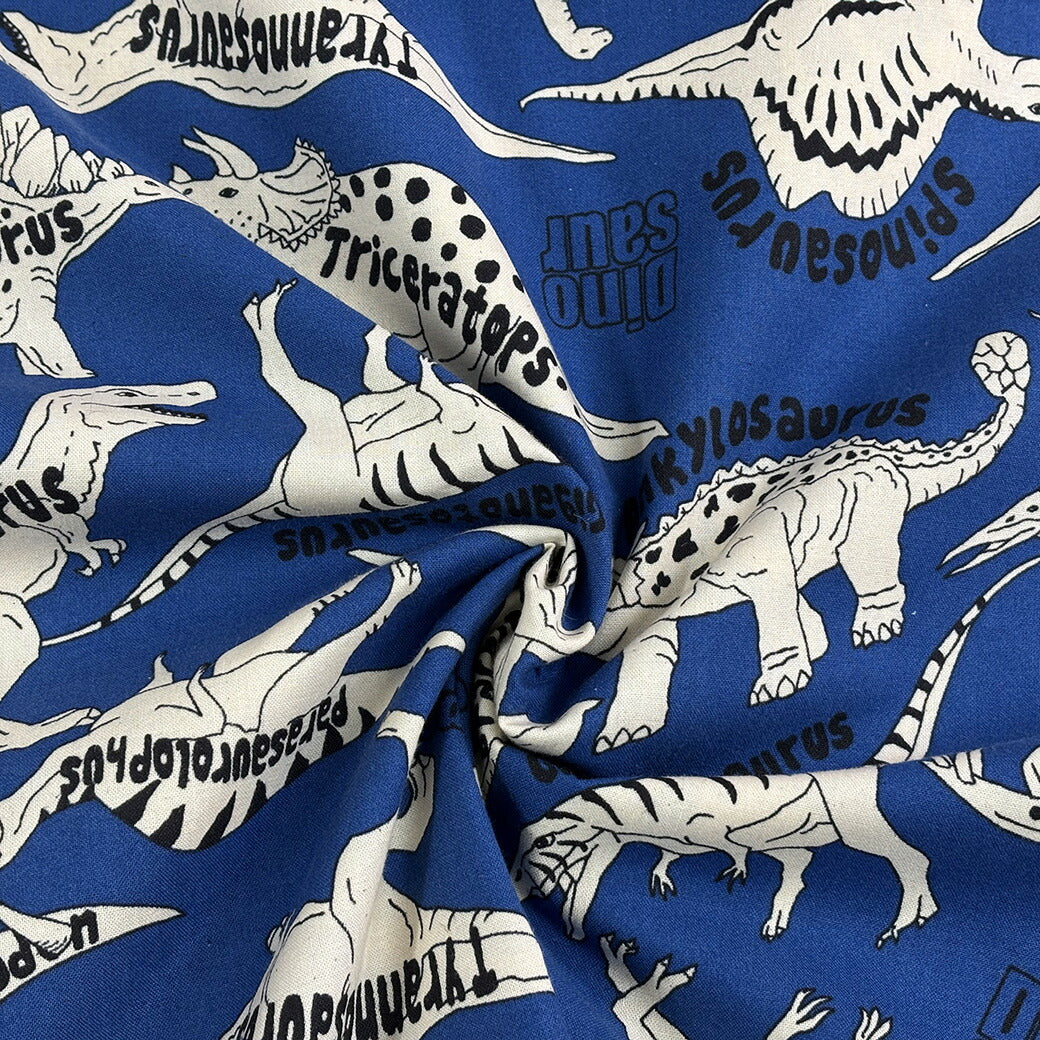生地 【 MONOTONE SCHOOL ブルー 】 KOKKA シーチング 綿生地 綿プリント コットン 綿100% Museum 恐竜 恐竜柄 ダイナソー トートバッグ エコバッグ ポーチ 巾着 インテリア カバーリング