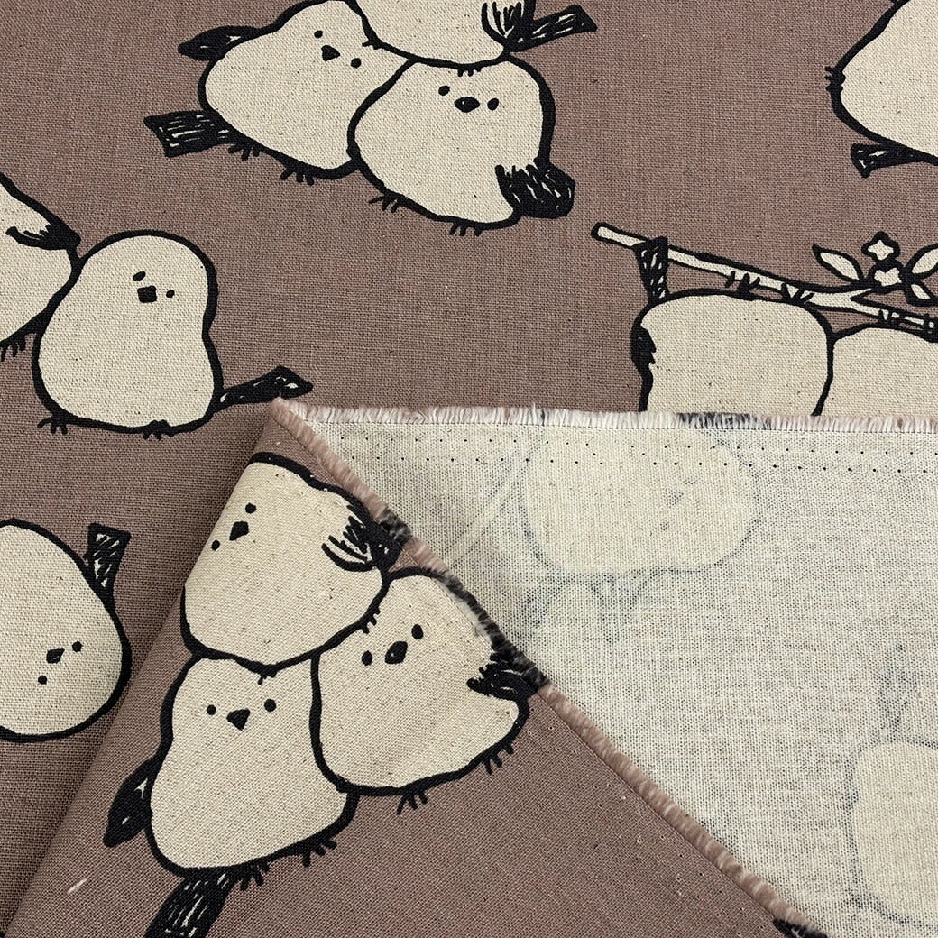 生地 【 Simply animal ピンクブラウン 】 KOKKA 綿麻 綿麻キャンバス コットンリネンキャンバス 110cm巾 シマエナガ しまえなが 小鳥 動物柄 いきもの バッグ 巾着袋 エプロン インテリア 雑貨 入
