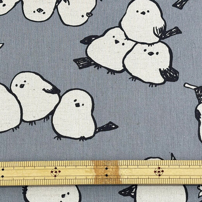 生地 【 Simply animal ブルーグレー 】 KOKKA 綿麻 綿麻キャンバス コットンリネンキャンバス 110cm巾 シマエナガ しまえなが 小鳥 動物柄 いきもの バッグ 巾着袋 エプロン インテリア 雑貨 入園