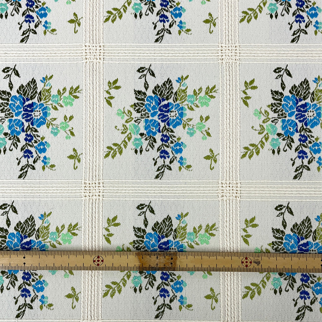 刺繍ジャガード生成の生地