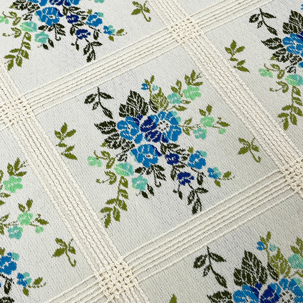刺繍ジャガード生成の生地