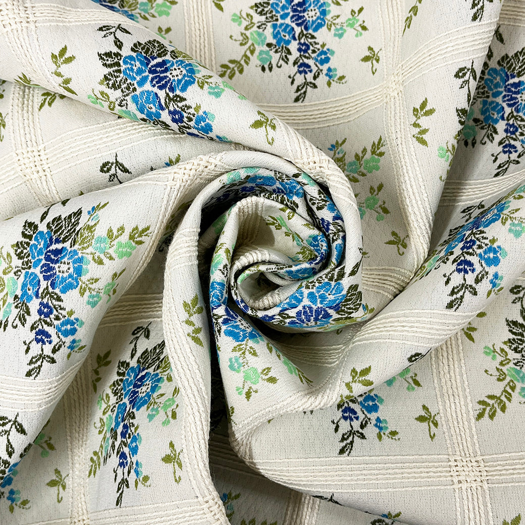 刺繍ジャガード生成の生地