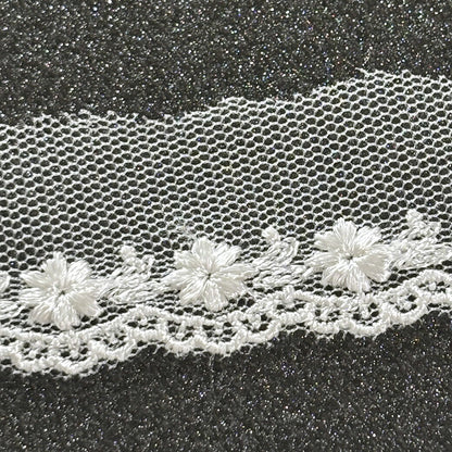 リボン【 チュールレース E 白 】レースリボン 刺繍リボン 花柄 刺繍 レース刺繍 刺繍テープ ハンドメイド資材 可愛い 手芸用テープ リボンテープ 洋裁 ハンドメイド 手芸用 パーツ 布雑貨 副材 手芸副材 フリル カント