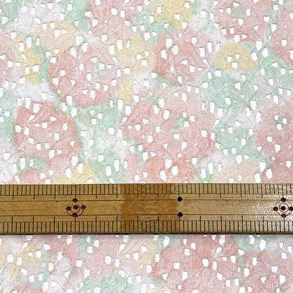 生地 【 ふんわりラッセルレース ピンクベース 】 レース レース生地 刺繍レース 110cm巾 ポリエステル ラッセル編 花柄 フラワー ウエディング インテリア ドレス ブラウス スカート カーテン テーブルクロス 手芸 ハンドメイド Textile World TOA
