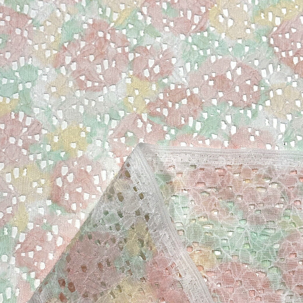 生地 【 ふんわりラッセルレース ピンクベース 】 レース レース生地 刺繍レース 110cm巾 ポリエステル ラッセル編 花柄 フラワー ウエディング インテリア ドレス ブラウス スカート カーテン テーブルクロス 手芸 ハンドメイド Textile World TOA