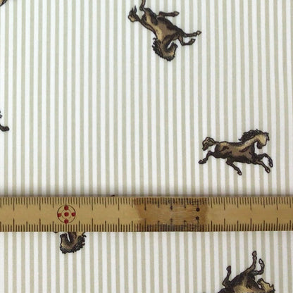 生地 【 ストライプ 馬 ブロードプリント おうど色 】 ブロード生地 112cm巾 馬柄 コットン 綿100％